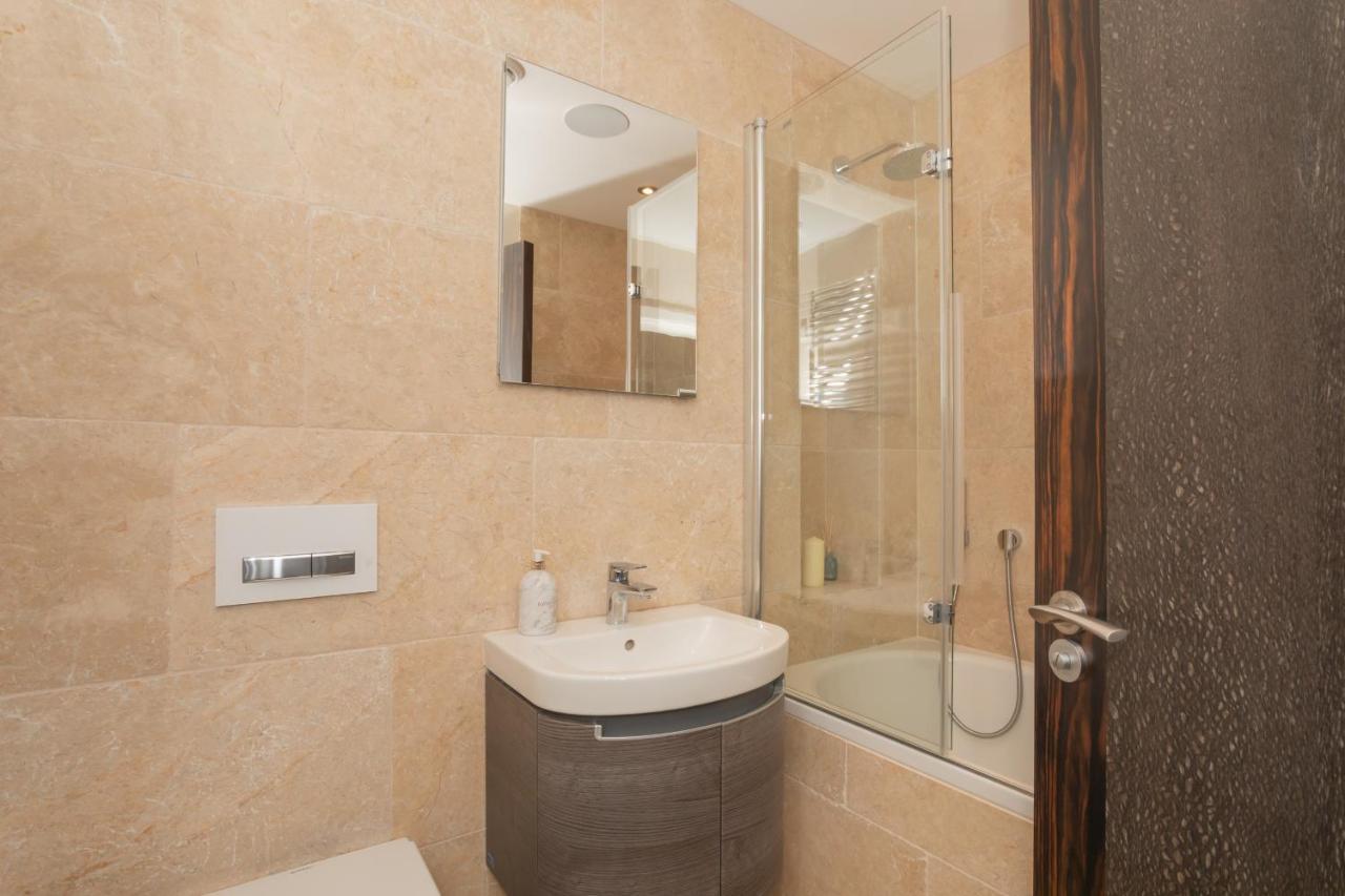 Henge House, Penthouse Apartment Bath Exterior photo