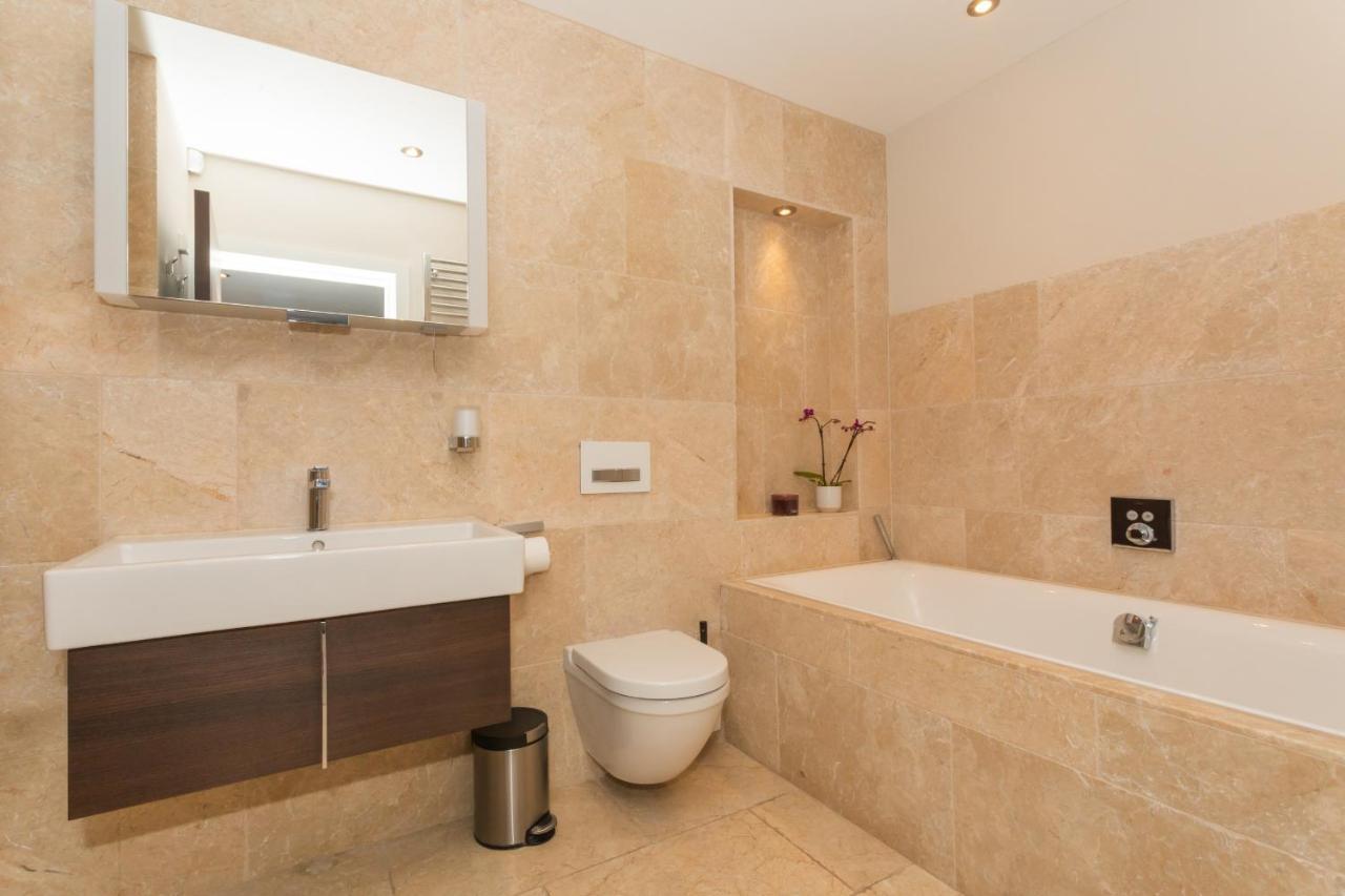 Henge House, Penthouse Apartment Bath Exterior photo